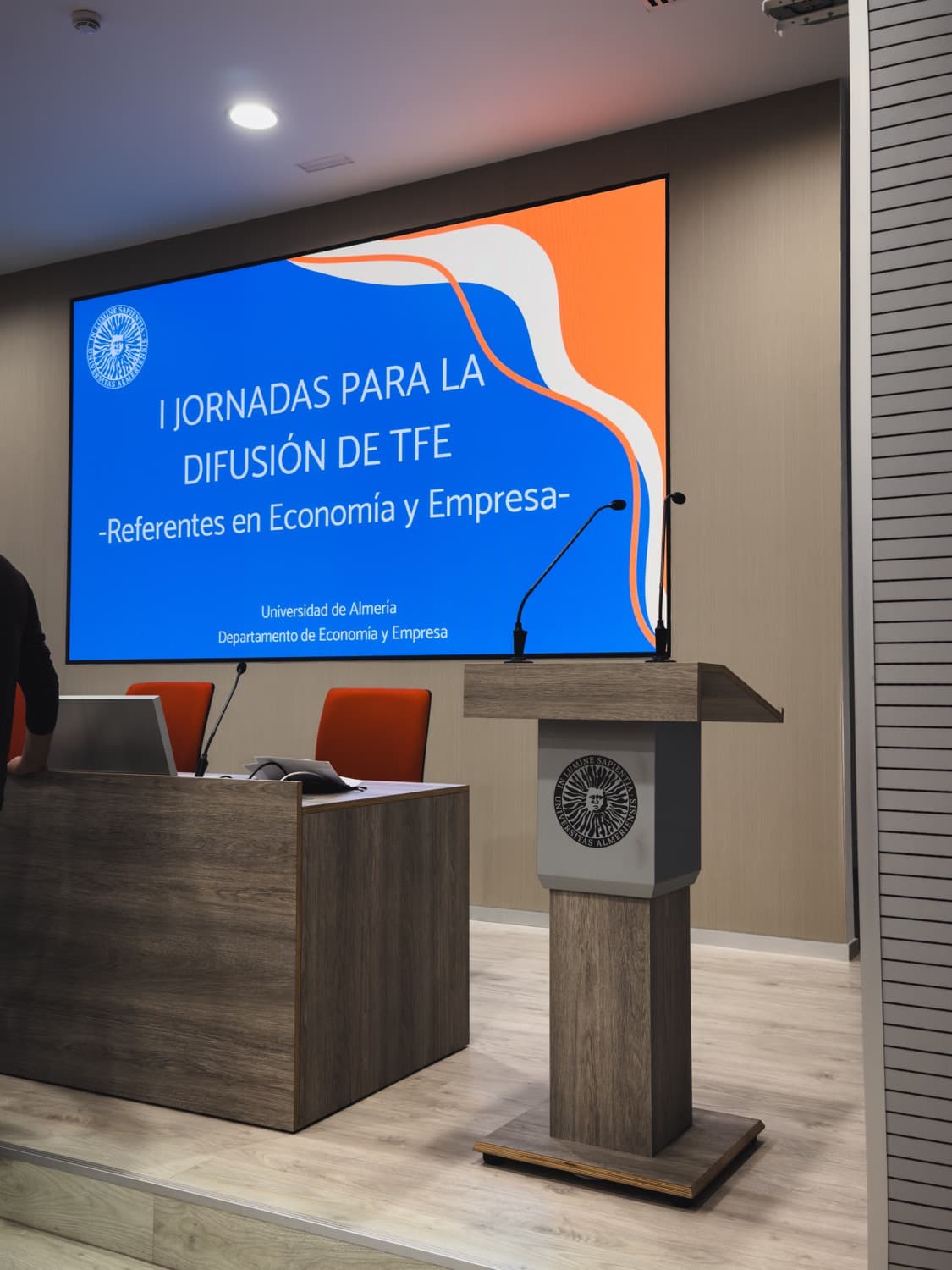 Aula de la Universidad de Almería durante unas jornadas de difusión de TFE